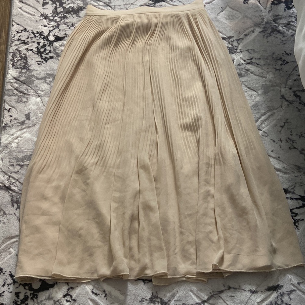 Women’s Pleated skirt - Picture 4 of 5